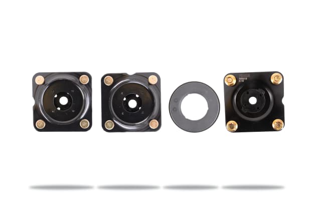585018 Front Shock Mounts